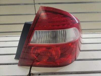 🔥Luz trasera derecha lado pasajero ford quinientos 2005-2007 Foto 1 de 4