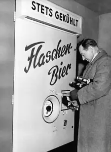 Bottled beer vending machine 1958 Old Historic Photo - Picture 1 of 1
