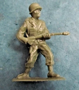 Vintage MPC medium green Army man plastic figure toy - Picture 1 of 3