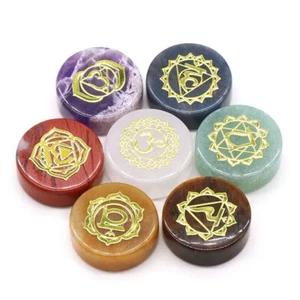 Juego de 7 símbolos de chakra curativo de Reiki de cristal redondo natural grabado con palmeras - Imagen 1 de 8