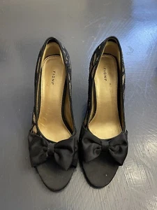 Fioni 5 Black Lace Pumps Open Toe Bow Heel Shoes - Picture 1 of 5