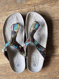 White Mountain Footbed Beaded Sequin Wedge Thong Sandals Women's 10M - Picture 1 of 3