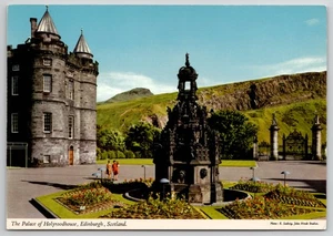 Edinburgh Scotland - THE PALACE OF HOLYROODHOUSE - Unposted POSTCARD - Picture 1 of 2