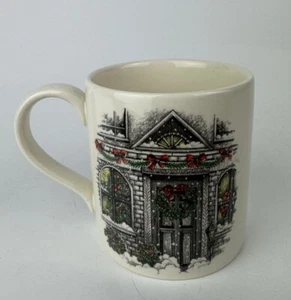 Christmas Royal Stafford Snow On The Roof Becher - Christmas Collection - Bild 1 von 4