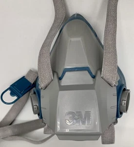 3M Respirator Rugged Comfort Half Facepiece Reusable 6502 / 49489 Mask NEW Med - Picture 1 of 8