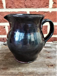 Rare ANTIQUE PA 19th C DARK BROWN Redware GLAZED PITCHER 5" T COGGLE Design - Picture 1 of 11