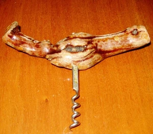 Sacacorchos Francia de colección granulado burlado madera de vid abridor de vino hecho a mano - Imagen 1 de 8