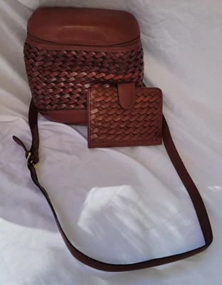 Тканая винтажная кожаная сумочка Etienne Aigner и соответствующий бумажник сумочка карманная книга  - Изображение 1 из 4