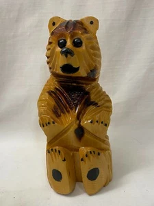 Figura única tallada a mano de arte popular sentado Happy Bear - Imagen 1 de 7