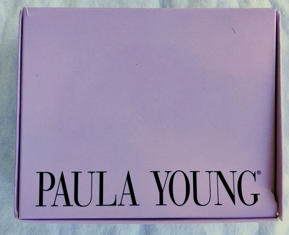 Peluca Paula Young Easy Bang A2720 Color 27 Nueva En Caja Castaño Rojizo Hecha en EE. UU. Foto 1 de 4