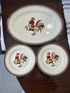 Vintage Metlox Poppytrail Red Rooster Serving Platter 13 ½” & 2-7 ½” Salad Plate - Picture 1 of 11