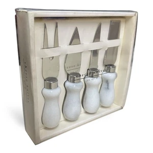Juego de 4 cuchillos para queso Pier 1 de acero inoxidable con asas de mármol blanco en caja - Imagen 1 de 9