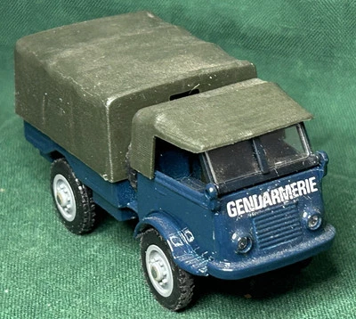1:50 Verem Solido French Gendarmerie Truck Renault 4 X 4 No Box - Image 1 of 4