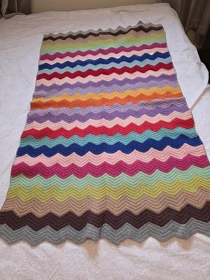 Manta de regazo afgana hecha a mano vintage patrón Chevron lana multicolor 56x33 usada en excelente estado Foto 1 de 4