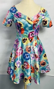 Elegantes Satin Kleid mit U-Boot Ausschnitt Gr. S/M gefüttert geblümt - Bild 1 von 2