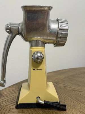 Vintage Grind -O-Mat Rival Meat Grinder/Food Chopper Model 303 T68 {pre-owned - Imagem 1 de 4