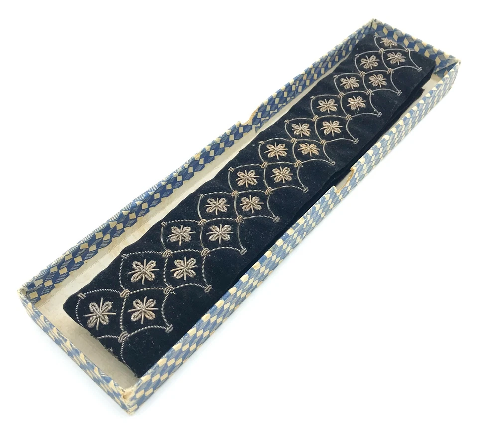 Cinturón India vintage años 20, terciopelo, seda y plata, caja original de Nueva Delhi Foto 1 de 4