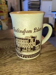 Taza de café vintage recuerdo palacio de Buckingham 4-1/2"T 3"D - Imagen 1 de 6