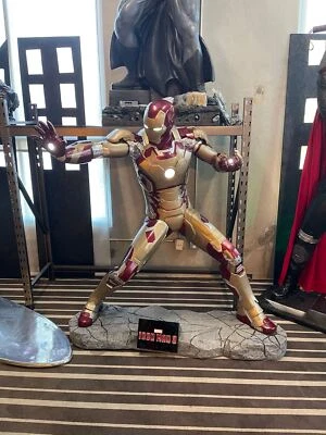 Iron Man 3 versión limpia estatua de resina tamaño natural escala 1:1 exhibición de utilería Foto 1 de 4