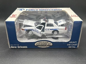 2000 Gearbox 1:43 Die-cast Ford Crown Victoria New Orleans Police Car - Picture 1 of 2