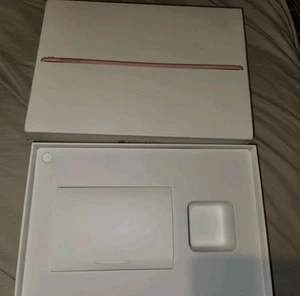 Apple iPad Pro (9,7 cala) A1673 128 GB, Wi-Fi, 9,7 w pudełku z różowego złota - Zdjęcie 1 z 6