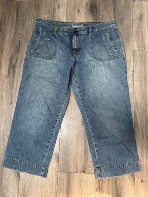 Old Navy Womens 16 Just Below the Waist Capri Blue Jeans Squared Pockets & Draws - Image 1 of 4