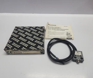 HONEYWELL 14CE1-1 MICROINTERRUTTORE MINIATURA INTERRUTTORE DI PRECISIONE LIMITATORE - Foto 1 di 12