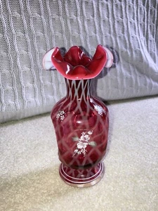 Fenton Cranberry Diamond Optic Opalescent Pinch Vase Hand Painted and Signed - Picture 1 of 5