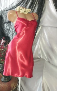 VESTIDO ROJO LIL BRILLANTE LÍQUIDO ACETATO SATINADO DE COLECCIÓN AÑOS 80 EE. UU. NUEVO - Imagen 1 de 7