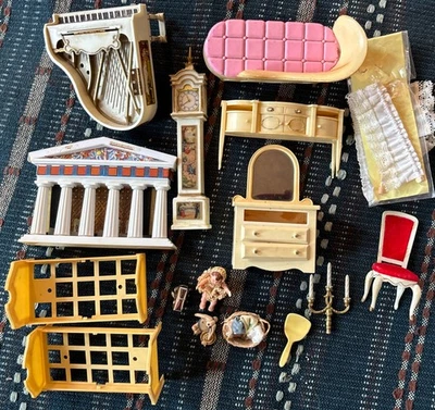 Victorian Dollhouse Furniture Lot; Piano, Chaise, Fireplace, Marx Bedroom Set - Image 1 of 4