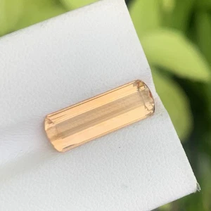 5.30 carats  Natural brazil Imperial Topaz - 18x6mm - Yellow - Octagon cut gem - Picture 1 of 8