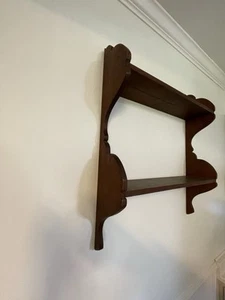 ✨ BEAUTIFUL VINTAGE 2 TIER WOODEN WALL SHELF ✨ - Picture 1 of 7