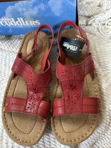 Women’s Red Leather Size 9.5 Cobbie Cuddlers Sandals - Picture 1 of 7