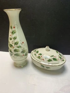 Royal Limited HOLLY BERRIES & LEAVES BUD VASE & lidded trinket dish no chips - Picture 1 of 8