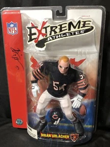 Extremsportler Giant Brian Urlacher Actionfigur signiert Autogramm original - Bild 1 von 7