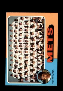 1975 Topps #421 New York Mets Team Yogi Berra EX-MT - Picture 1 of 2