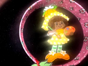 ERSTWILDER STRAWBERRY SHORTCAKE COLLECTION - ORANGE BLOSSOM RESIN BROOCH - Picture 1 of 3