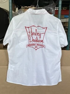 Harley Davidson Women's Button Up Short Sleeve Shirt Milwaukee Size Large L NWT - Picture 1 of 17