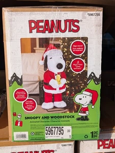 Babbo Natale animato a grandezza naturale Snoopy Prop Natale animatronic arachidi suona musica - Foto 1 di 5