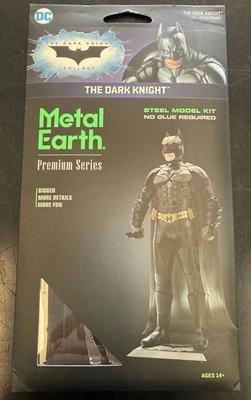 Fascinaciones Metal Tierra EL CABALLERO OSCURO Batman Premium Acero Modelo Kit 3D nuevo Foto 1 de 2