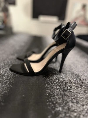 Womens sz9 Anne Michelle heels - Image 1 of 4