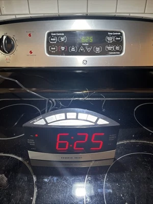 Sharper Image Sound Soother White Noise Alarm Clock Radio W/2 Alarms Works - Image 1 of 4