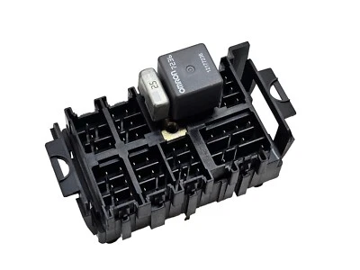 2000-2003 GMC Yukon A/T Junction Relay Fuse Box Block 15770995-01 OEM - Image 1 of 4