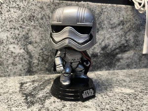 Funko Pop! Star Wars: The Last Jedi - Captain Phasma Chrome #91 Out of Box - Picture 1 of 9