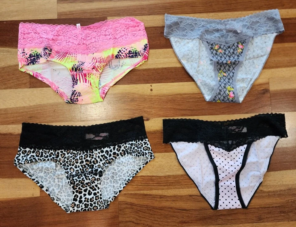 Victoria's Secret Panties 4 PACKS SIZE XS - Image 1 of 1