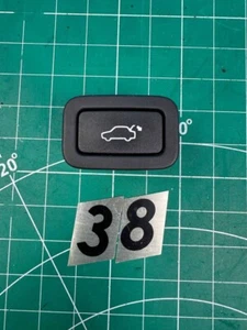 2013 Land Rover Range Rover Sport HSE Trunk Tailgate Close Button 31264960AA OEM - Picture 1 of 7