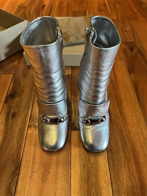 Zapatos botín Burberry para mujer "Brabant" de cuero plateado con tacón Foto 1 de 4