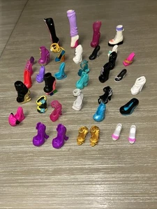 Mattel Monster High Lot Assorted Single Shoes & Boots And 3 Pairs - Picture 1 of 9