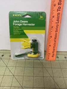 Vintage 1/64 John Deere Forage Harvester Yellow Spout - Picture 1 of 4