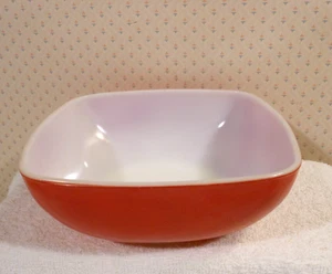 Vintage Pyrex Red Square 2 1/2 Qt Hostess Bowl Ovenware USA #525B-025 No Lid - Picture 1 of 12